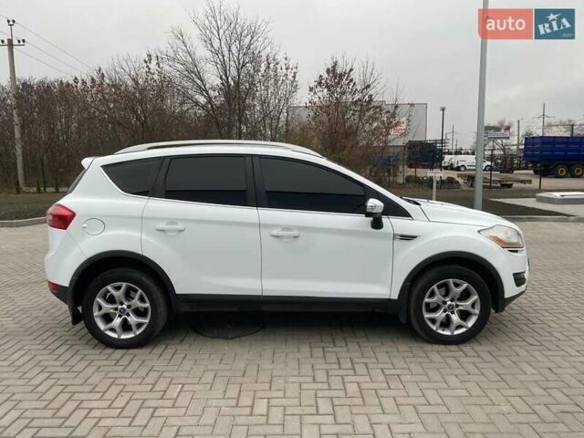 Белый Форд Куга, объемом двигателя 2.5 л и пробегом 220 тыс. км за 10500 $, фото 4 на Automoto.ua