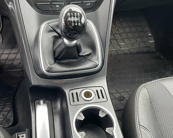 Белый Форд Куга, объемом двигателя 2 л и пробегом 182 тыс. км за 12400 $, фото 68 на Automoto.ua