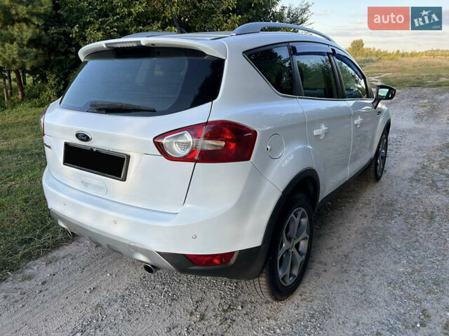 Белый Форд Куга, объемом двигателя 2 л и пробегом 165 тыс. км за 8999 $, фото 5 на Automoto.ua