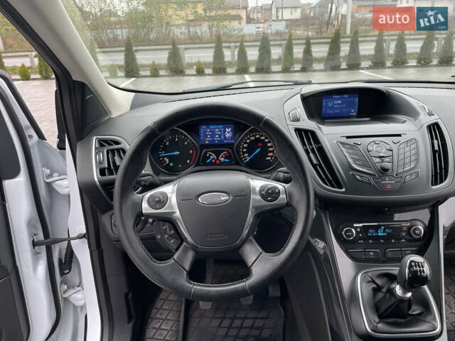 Белый Форд Куга, объемом двигателя 2 л и пробегом 182 тыс. км за 12400 $, фото 65 на Automoto.ua