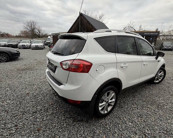 Белый Форд Куга, объемом двигателя 2.52 л и пробегом 225 тыс. км за 11300 $, фото 4 на Automoto.ua