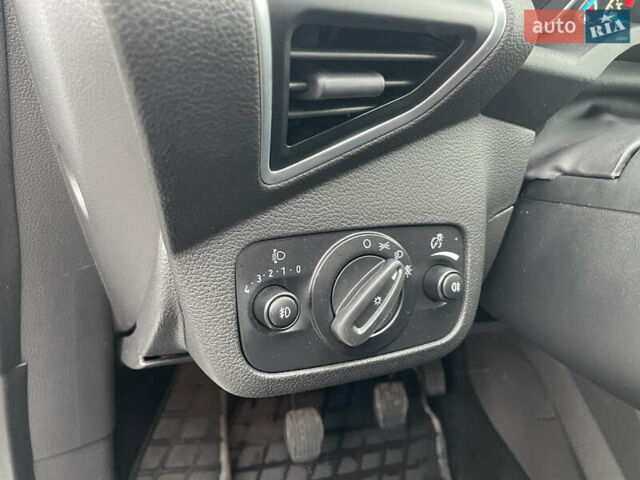 Белый Форд Куга, объемом двигателя 2 л и пробегом 182 тыс. км за 12400 $, фото 37 на Automoto.ua