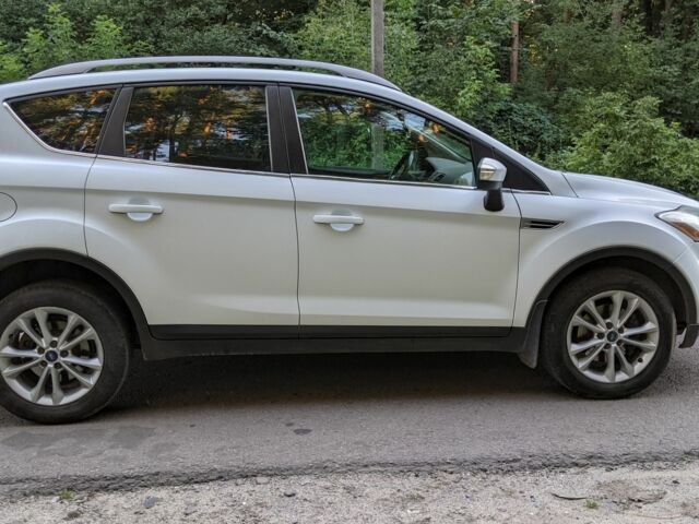 Белый Форд Куга, объемом двигателя 2 л и пробегом 290 тыс. км за 244 $, фото 5 на Automoto.ua