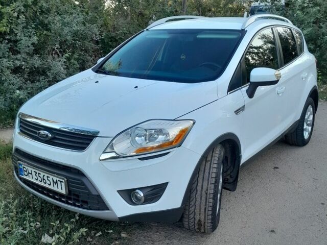 Белый Форд Куга, объемом двигателя 0 л и пробегом 145 тыс. км за 10900 $, фото 1 на Automoto.ua