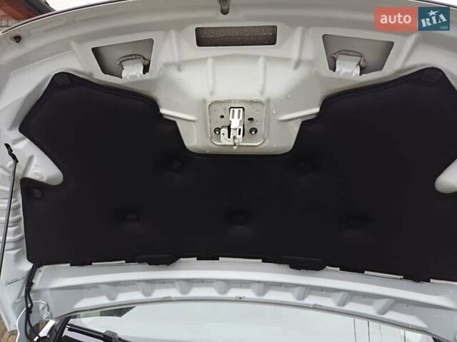 Білий Форд Куга, об'ємом двигуна 2 л та пробігом 150 тис. км за 11900 $, фото 40 на Automoto.ua