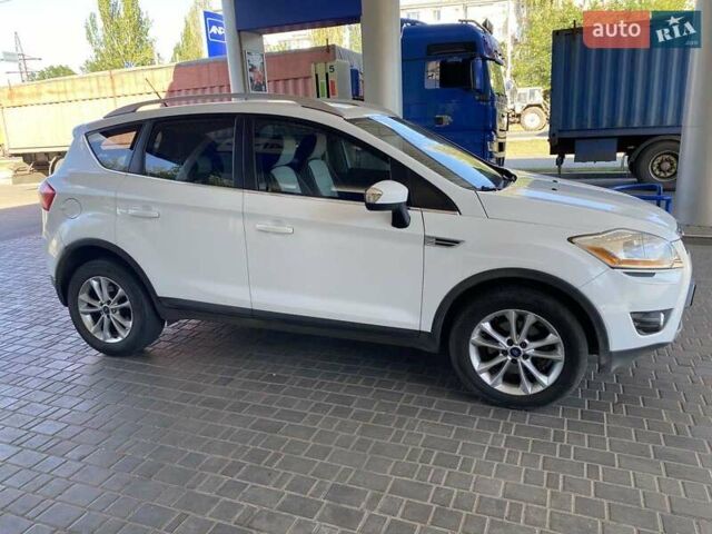Белый Форд Куга, объемом двигателя 2 л и пробегом 146 тыс. км за 12500 $, фото 4 на Automoto.ua