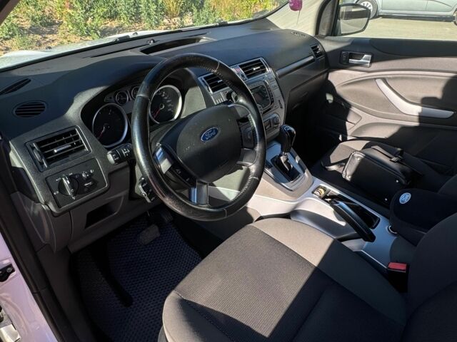 Белый Форд Куга, объемом двигателя 2 л и пробегом 270 тыс. км за 9700 $, фото 4 на Automoto.ua