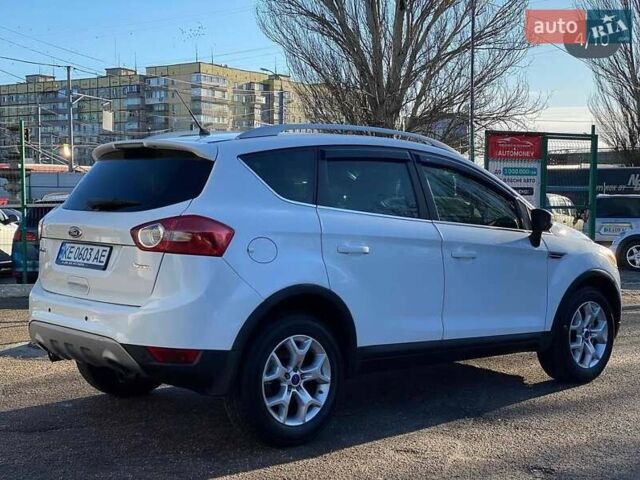 Белый Форд Куга, объемом двигателя 2 л и пробегом 141 тыс. км за 10500 $, фото 5 на Automoto.ua