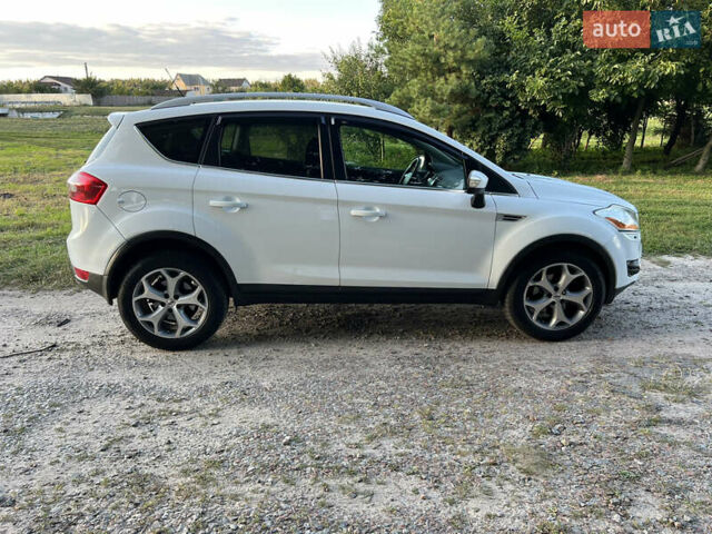 Белый Форд Куга, объемом двигателя 2 л и пробегом 165 тыс. км за 8999 $, фото 6 на Automoto.ua