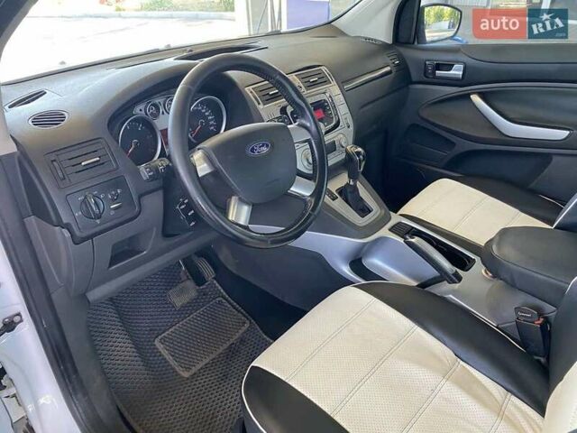 Белый Форд Куга, объемом двигателя 2 л и пробегом 146 тыс. км за 12500 $, фото 14 на Automoto.ua