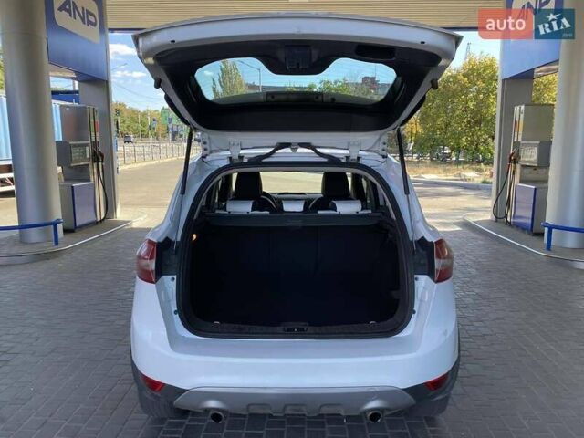 Белый Форд Куга, объемом двигателя 2 л и пробегом 146 тыс. км за 12500 $, фото 24 на Automoto.ua