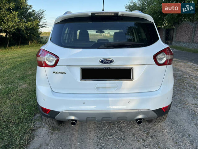 Белый Форд Куга, объемом двигателя 2 л и пробегом 165 тыс. км за 8999 $, фото 4 на Automoto.ua