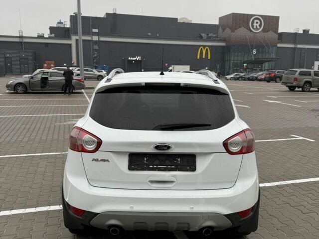 Белый Форд Куга, объемом двигателя 2 л и пробегом 272 тыс. км за 11499 $, фото 3 на Automoto.ua