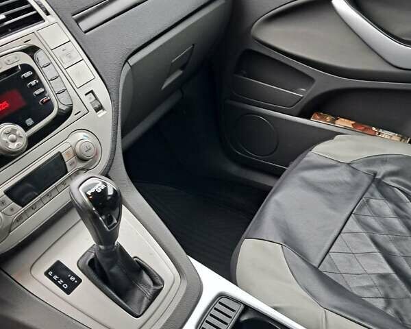 Белый Форд Куга, объемом двигателя 2 л и пробегом 160 тыс. км за 10900 $, фото 17 на Automoto.ua