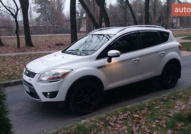 Белый Форд Куга, объемом двигателя 2 л и пробегом 198 тыс. км за 11500 $, фото 2 на Automoto.ua