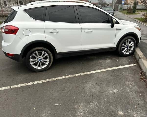 Белый Форд Куга, объемом двигателя 2 л и пробегом 294 тыс. км за 11500 $, фото 12 на Automoto.ua
