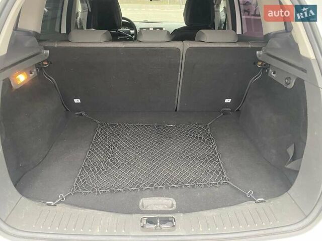 Белый Форд Куга, объемом двигателя 2.5 л и пробегом 220 тыс. км за 10500 $, фото 31 на Automoto.ua