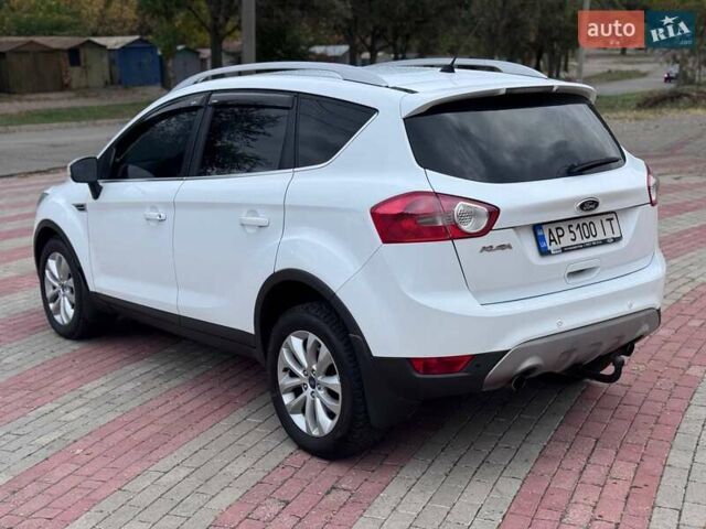 Білий Форд Куга, об'ємом двигуна 2 л та пробігом 251 тис. км за 9999 $, фото 5 на Automoto.ua