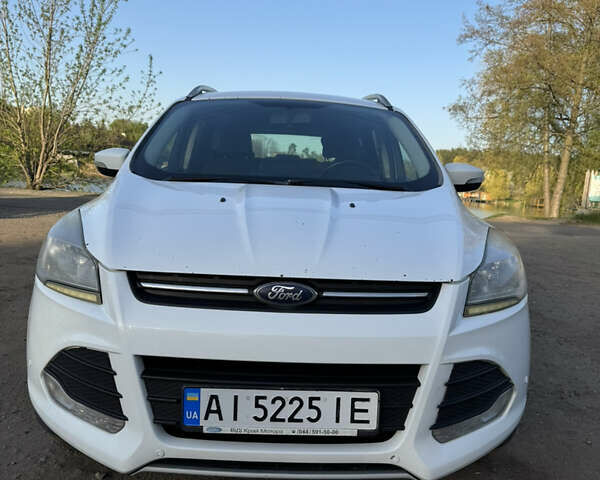 Форд Куга 2013 в Киеве на Automoto.ua Белый Форд Куга, объемом двигателя 2 л и пробегом 250 тыс. км за 10000 $, фото 1 на Automoto.ua