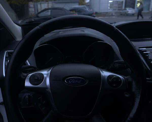 Форд Куга 2013 в Полтаве на Automoto.ua Белый Форд Куга, объемом двигателя 2 л и пробегом 253 тыс. км за 11500 $, фото 14 на Automoto.ua