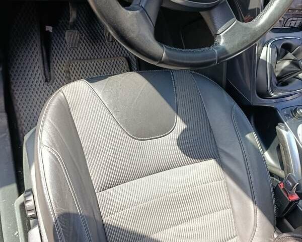 Білий Форд Куга, об'ємом двигуна 2 л та пробігом 272 тис. км за 12900 $, фото 4 на Automoto.ua