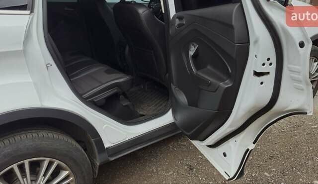 Белый Форд Куга, объемом двигателя 2 л и пробегом 135 тыс. км за 14500 $, фото 51 на Automoto.ua