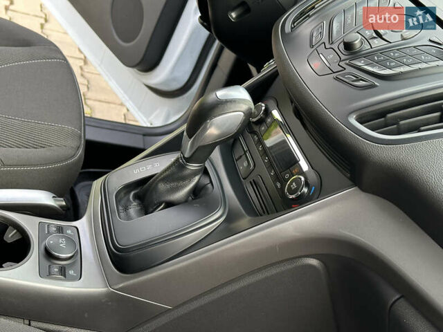 Белый Форд Куга, объемом двигателя 2 л и пробегом 125 тыс. км за 13700 $, фото 55 на Automoto.ua