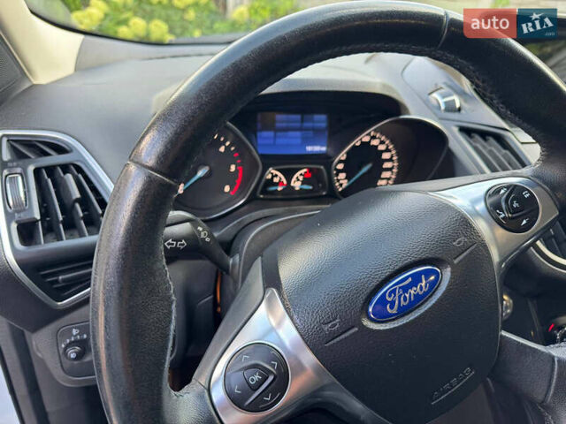 Білий Форд Куга, об'ємом двигуна 2 л та пробігом 182 тис. км за 15000 $, фото 8 на Automoto.ua