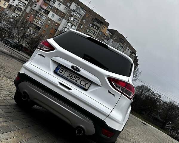 Белый Форд Куга, объемом двигателя 2 л и пробегом 135 тыс. км за 13000 $, фото 3 на Automoto.ua