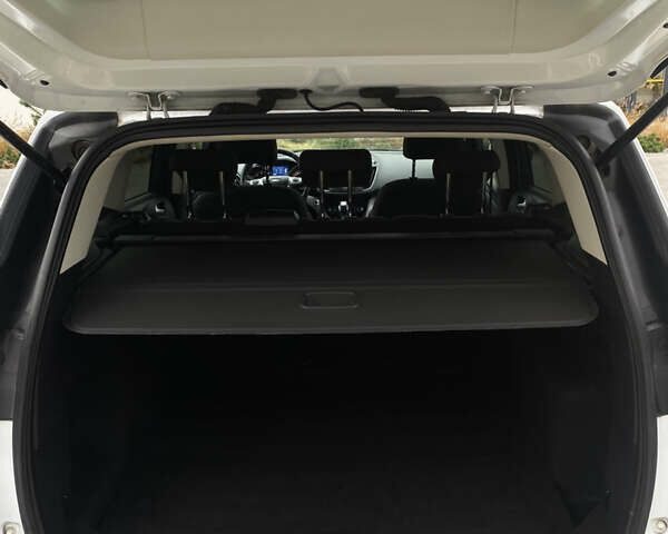 Білий Форд Куга, об'ємом двигуна 2 л та пробігом 248 тис. км за 11850 $, фото 18 на Automoto.ua