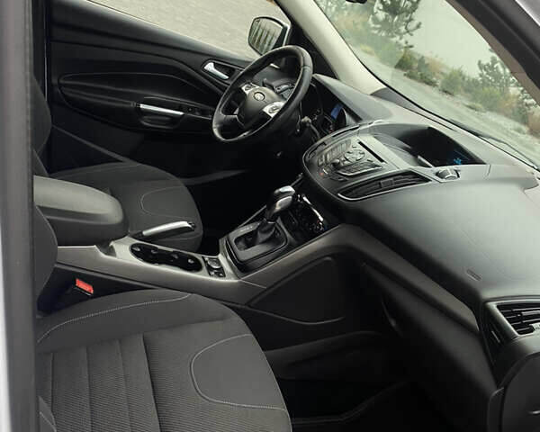 Білий Форд Куга, об'ємом двигуна 2 л та пробігом 248 тис. км за 11850 $, фото 13 на Automoto.ua