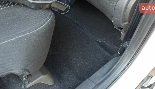 Форд Куга 2013 в Буче на Automoto.ua Белый Форд Куга, объемом двигателя 2 л и пробегом 234 тыс. км за 12000 $, фото 26 на Automoto.ua