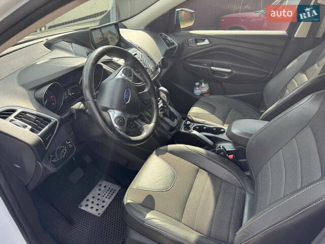 Білий Форд Куга, об'ємом двигуна 2 л та пробігом 182 тис. км за 15000 $, фото 7 на Automoto.ua