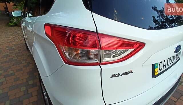 Форд Куга 2013 в Буче на Automoto.ua Белый Форд Куга, объемом двигателя 2 л и пробегом 234 тыс. км за 12000 $, фото 20 на Automoto.ua