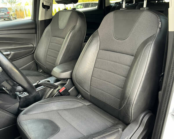 Білий Форд Куга, об'ємом двигуна 2 л та пробігом 198 тис. км за 11800 $, фото 31 на Automoto.ua