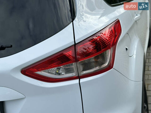 Белый Форд Куга, объемом двигателя 2 л и пробегом 125 тыс. км за 13700 $, фото 14 на Automoto.ua