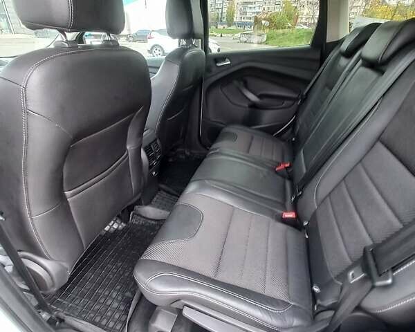 Белый Форд Куга, объемом двигателя 2 л и пробегом 123 тыс. км за 13200 $, фото 5 на Automoto.ua