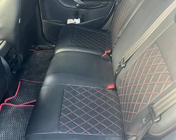 Білий Форд Куга, об'ємом двигуна 2 л та пробігом 247 тис. км за 13000 $, фото 3 на Automoto.ua
