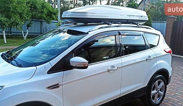 Форд Куга 2013 в Буче на Automoto.ua Белый Форд Куга, объемом двигателя 2 л и пробегом 234 тыс. км за 12000 $, фото 4 на Automoto.ua