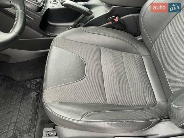 Белый Форд Куга, объемом двигателя 2 л и пробегом 182 тыс. км за 11950 $, фото 37 на Automoto.ua