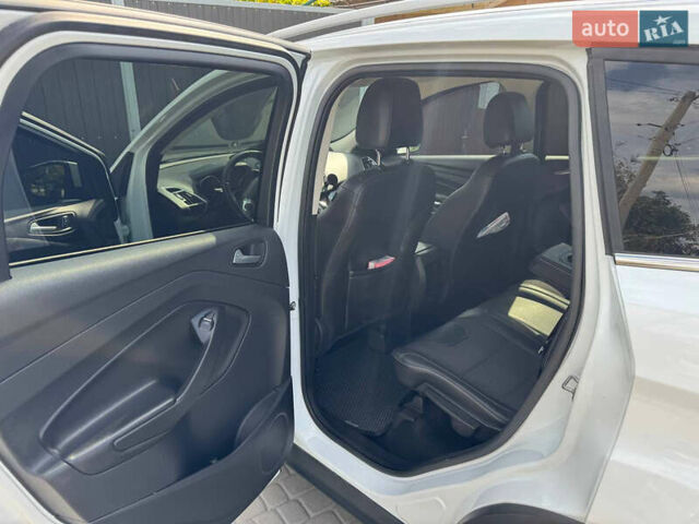 Білий Форд Куга, об'ємом двигуна 2 л та пробігом 182 тис. км за 15000 $, фото 13 на Automoto.ua