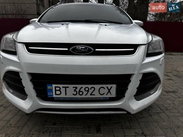 Белый Форд Куга, объемом двигателя 2 л и пробегом 135 тыс. км за 13000 $, фото 5 на Automoto.ua