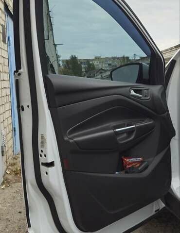 Белый Форд Куга, объемом двигателя 2 л и пробегом 135 тыс. км за 14500 $, фото 67 на Automoto.ua