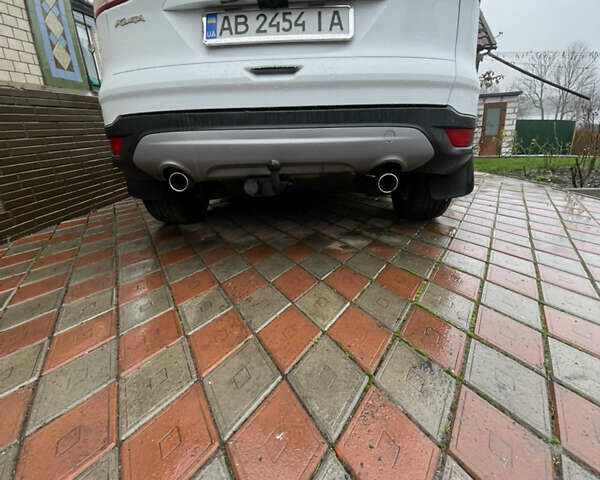 Білий Форд Куга, об'ємом двигуна 2 л та пробігом 301 тис. км за 12400 $, фото 27 на Automoto.ua