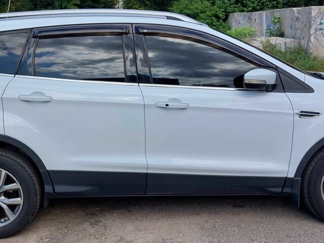 Белый Форд Куга, объемом двигателя 2 л и пробегом 245 тыс. км за 13500 $, фото 7 на Automoto.ua