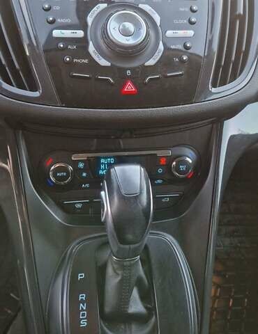 Форд Куга 2013 в Черновцах на Automoto.ua Белый Форд Куга, объемом двигателя 2 л и пробегом 211 тыс. км за 13999 $, фото 5 на Automoto.ua