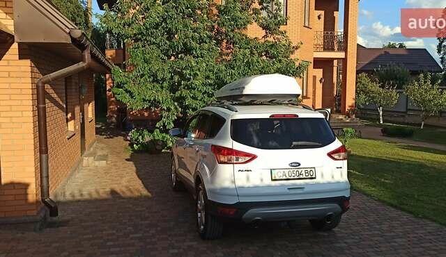 Форд Куга 2013 в Буче на Automoto.ua Белый Форд Куга, объемом двигателя 2 л и пробегом 234 тыс. км за 12000 $, фото 9 на Automoto.ua