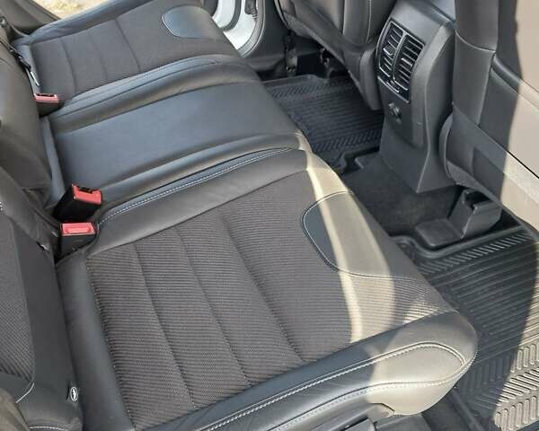 Белый Форд Куга, объемом двигателя 2 л и пробегом 201 тыс. км за 13400 $, фото 8 на Automoto.ua