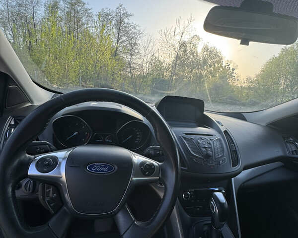 Форд Куга 2013 в Киеве на Automoto.ua Белый Форд Куга, объемом двигателя 2 л и пробегом 250 тыс. км за 10000 $, фото 6 на Automoto.ua