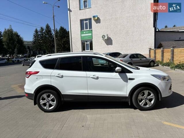 Белый Форд Куга, объемом двигателя 2 л и пробегом 199 тыс. км за 13800 $, фото 4 на Automoto.ua